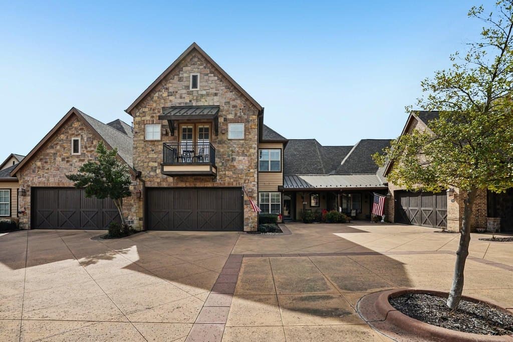 310 Watermere Dr Unit 310, Southlake