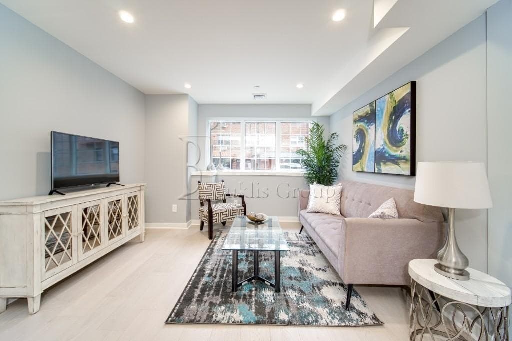 25-74 34th St Unit 1C