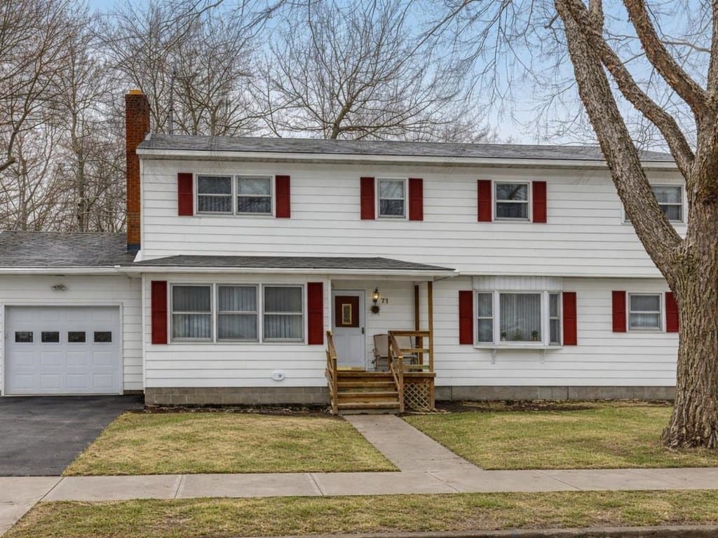 71 Lakewood Pkwy, Burlington