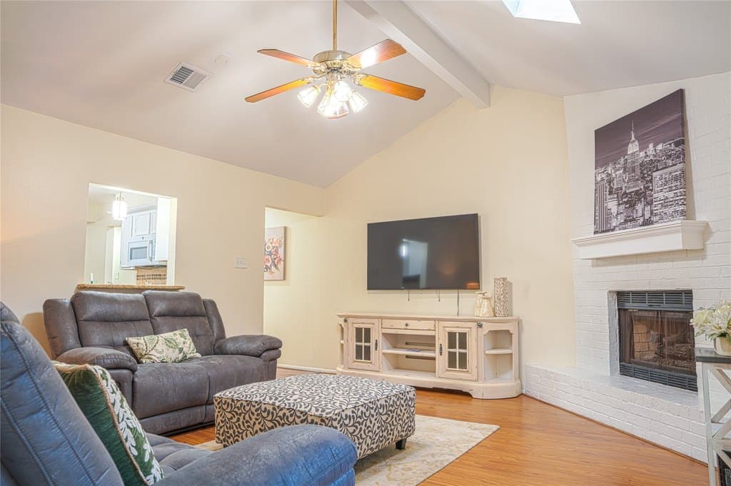 36 S High Oaks Cir, The Woodlands