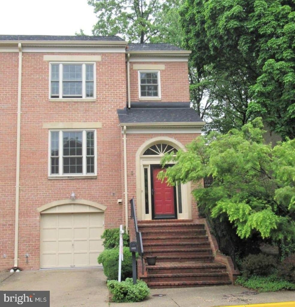 1433 McLean Mews Ct, McLean