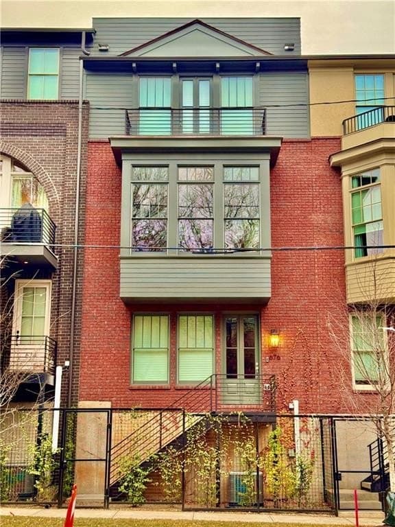 676 Hank Aaron Dr SE