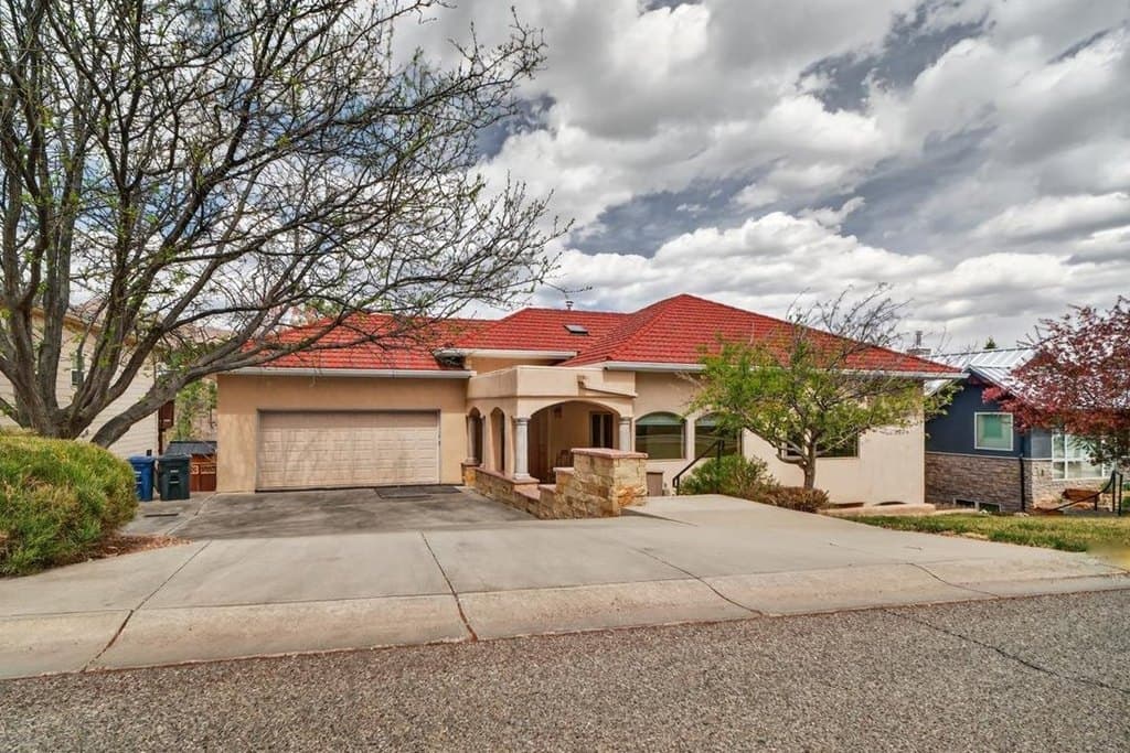 4288 Ridgeway Dr, Los Alamos