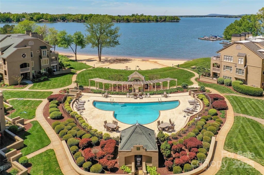 633 Portside Dr, Davidson