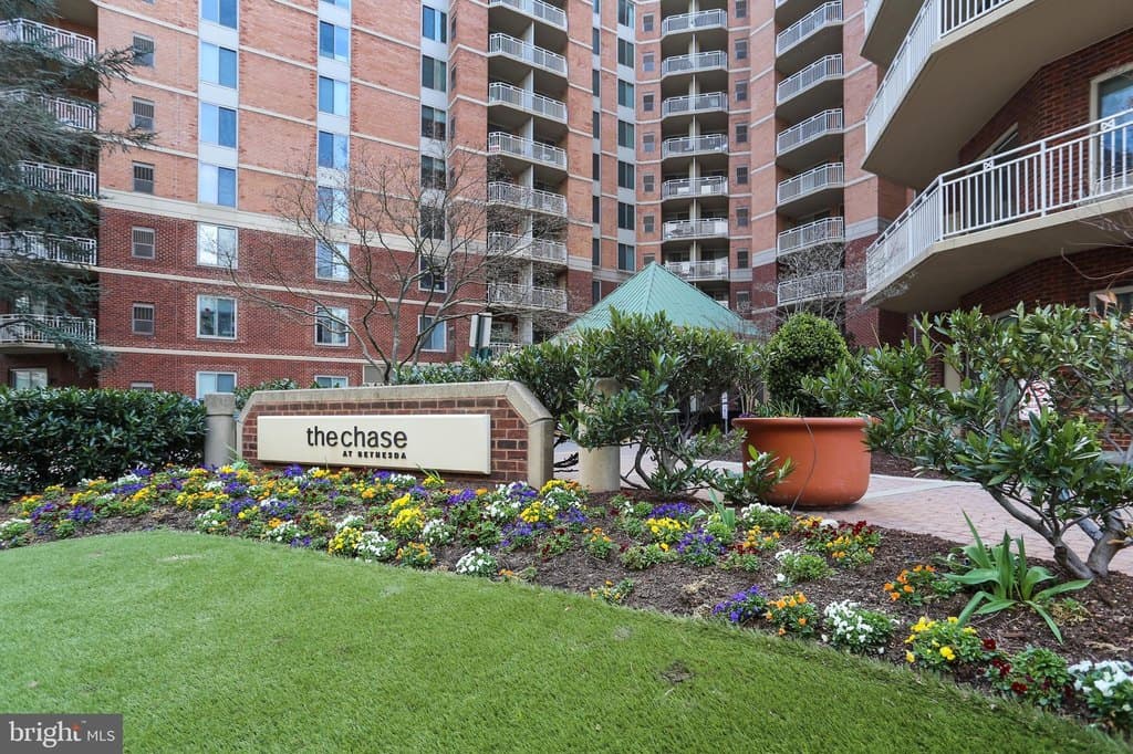 7500 Woodmont Ave Unit S512, Bethesda