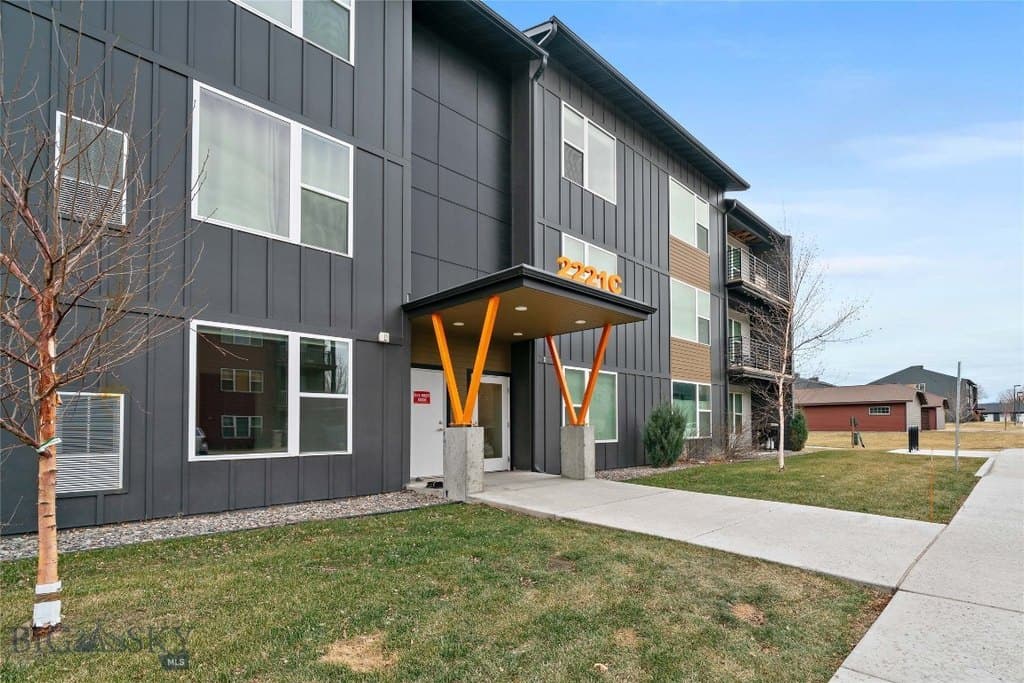 2221C Willow Dr Unit 130, Livingston