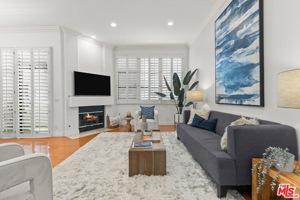 11636 Montana Ave Apt 107, Los Angeles