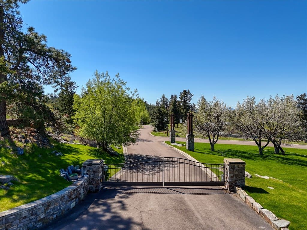 161 Fox Run Ct, Bigfork