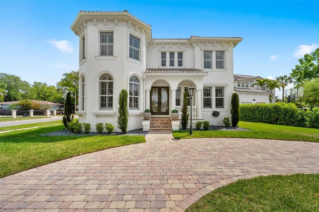 11 Formosa Ave, Tampa