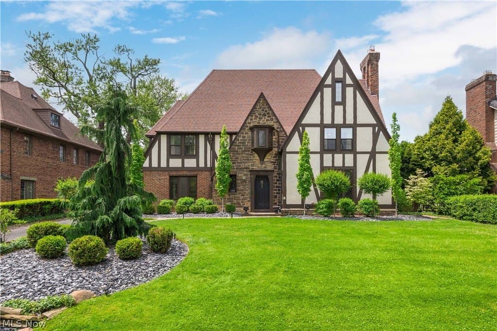 3002 Manchester Rd, Shaker Heights