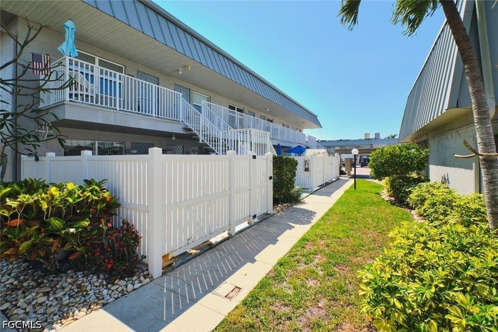 6777 Winkler Rd Unit 228, Fort Myers
