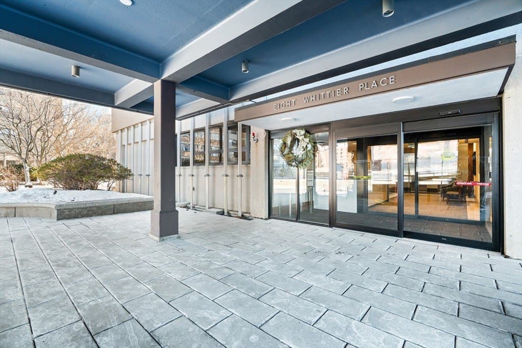 8 Whittier Pl Apt 18A