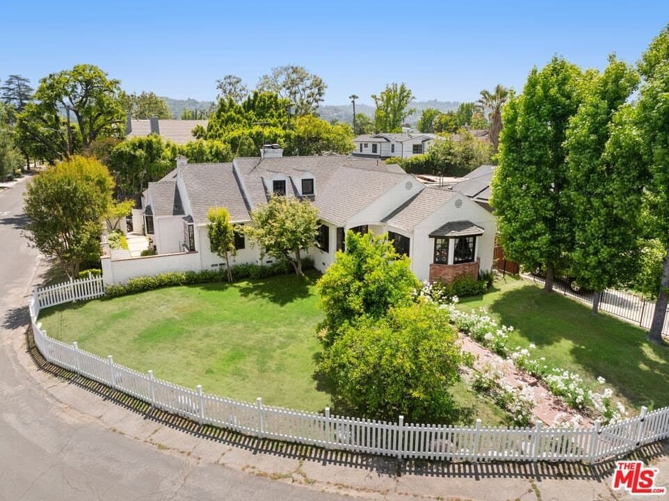 12302 Sarah St