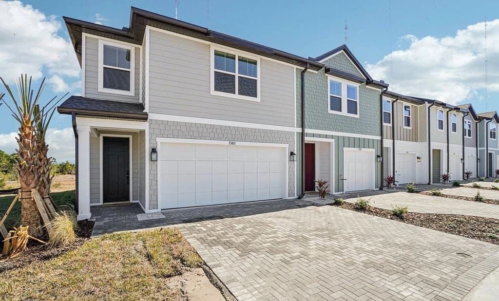 7580 Deer Valley Cir, Tampa