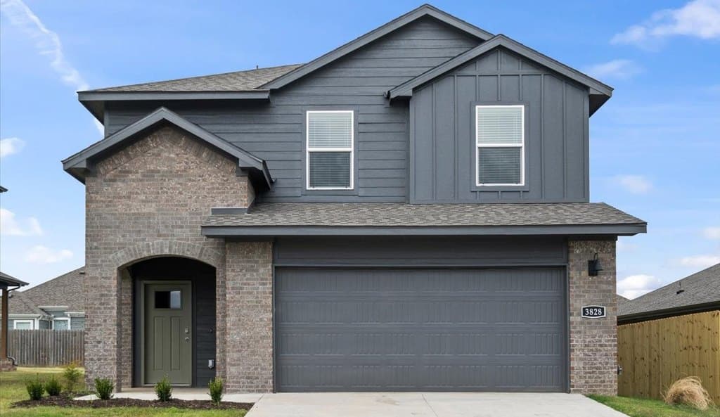 4572 W Triangle St, Fayetteville