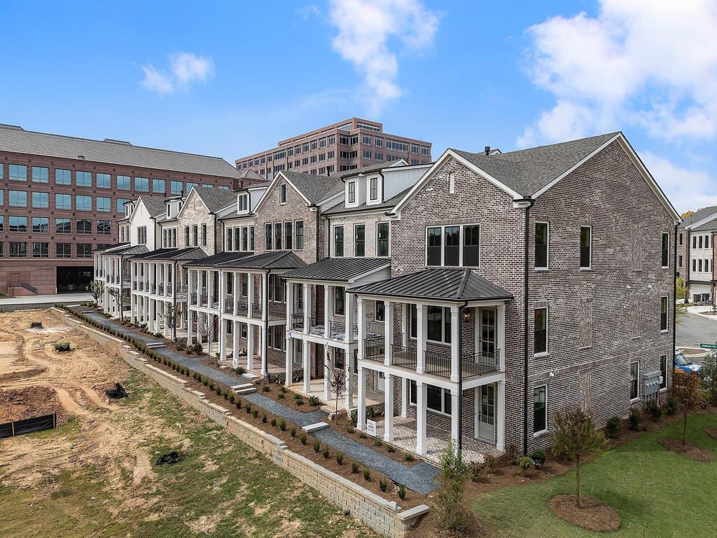 2264 Addington Way NE