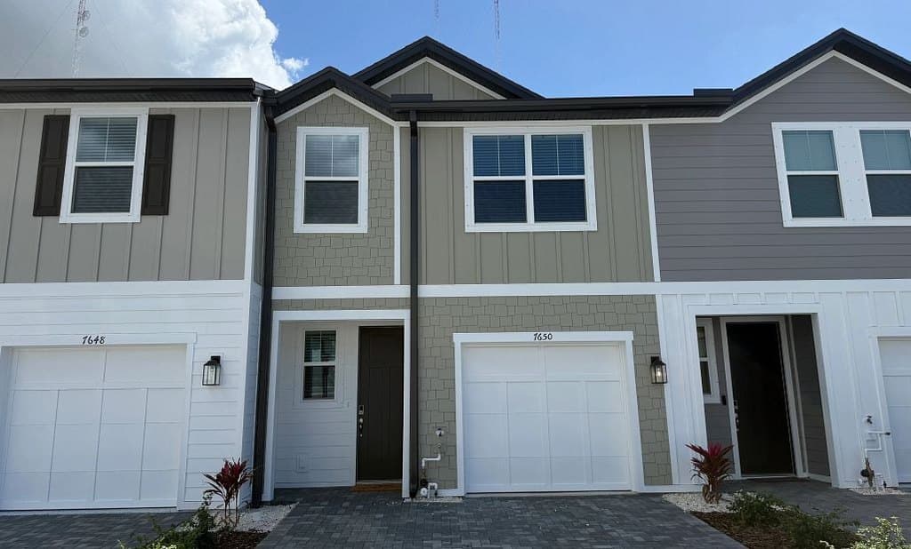 7650 Deer Valley Cir