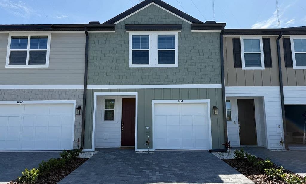 7614 Deer Valley Cir, Tampa