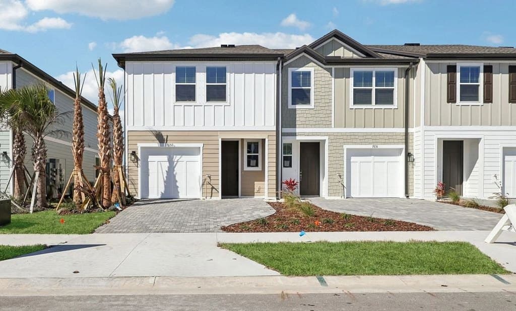 7653 Deer Valley Cir, Tampa