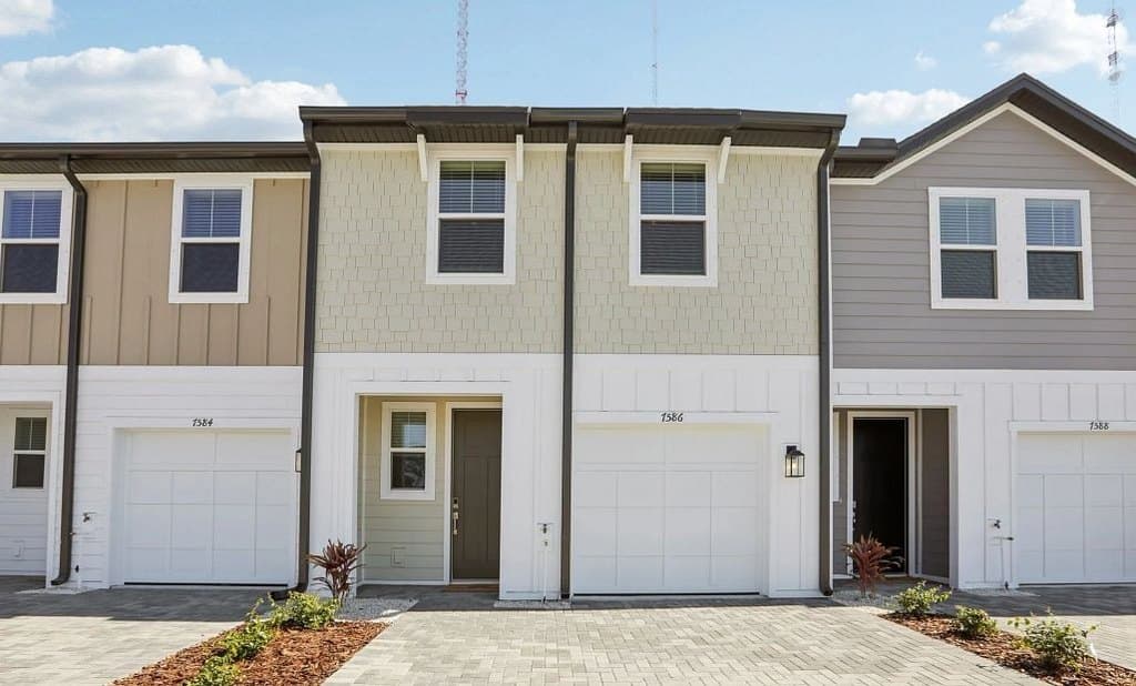 7586 Deer Valley Cir, Tampa