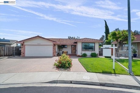 6894 Heath Ct