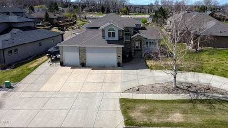 1700 Riverwood Dr