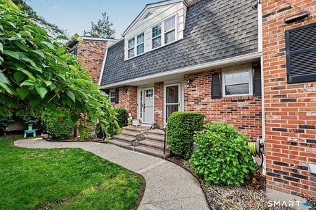 19 Colonial Rd Apt 8