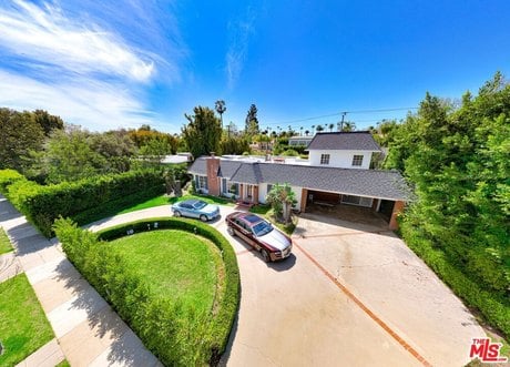 525 N Rexford Dr