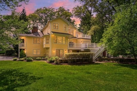 94 College Rd