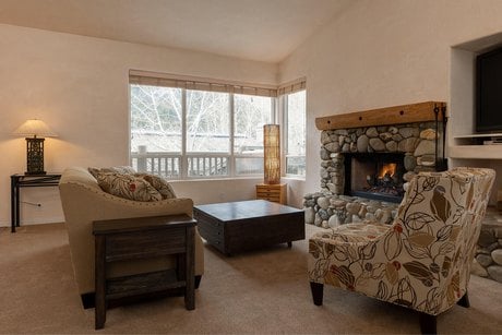 215 River Ridge Ln Unit B