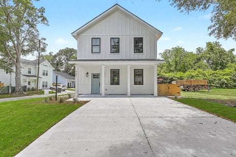 921 Main St