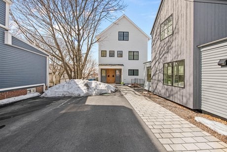 34 Hammond St Unit C