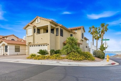 110 Laguna Ln
