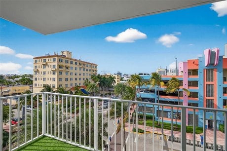 1255 Collins Ave Apt 504