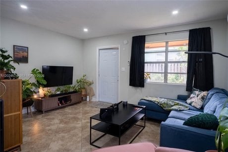 813 SW 29th St