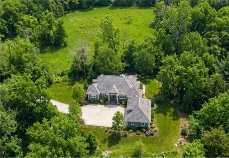 128 Peavey Ln