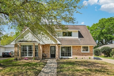 207 Lochnell Dr