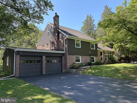 675 Wallace Dr