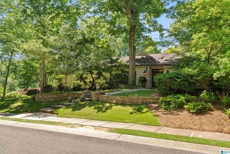 3611 Dunbarton Dr