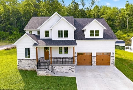 201 Farm Brook Ln