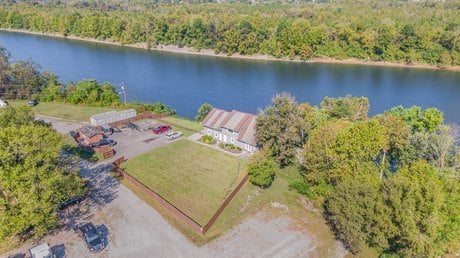 1732 River Hills Dr