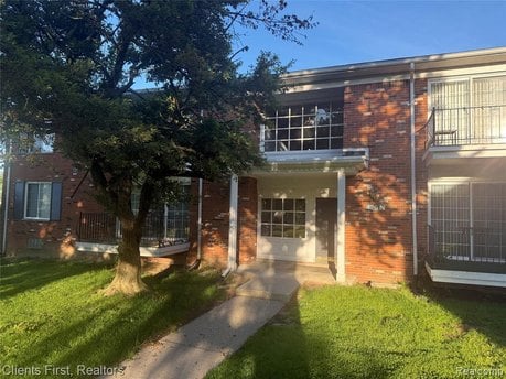 426 Fox Hills Dr N Apt 8