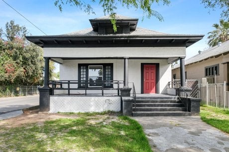 186 N College Ave