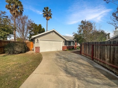 4744 Ponderay Ln