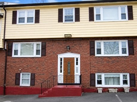 19 Glen St Apt 1