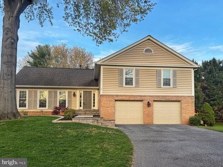 6 Chancelet Ct