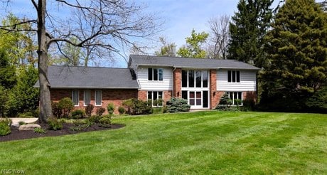 9 Pepper Creek Dr
