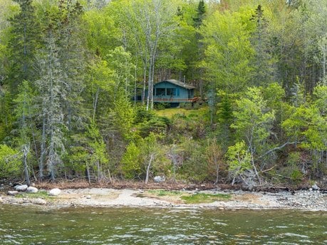 305 Bay View Dr