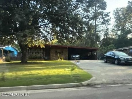 846 Berwood Dr