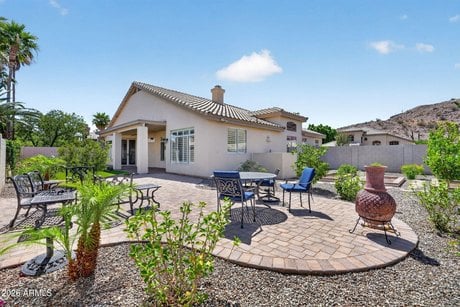 2541 E Silverwood Dr